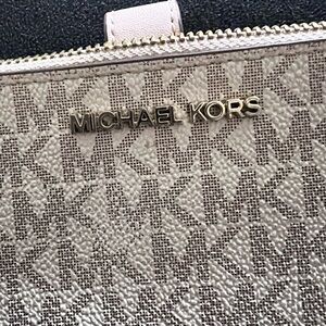 Michael Kors Double Zip Phone Wallet Wristlet Vanilla Signature MK Powder Blush